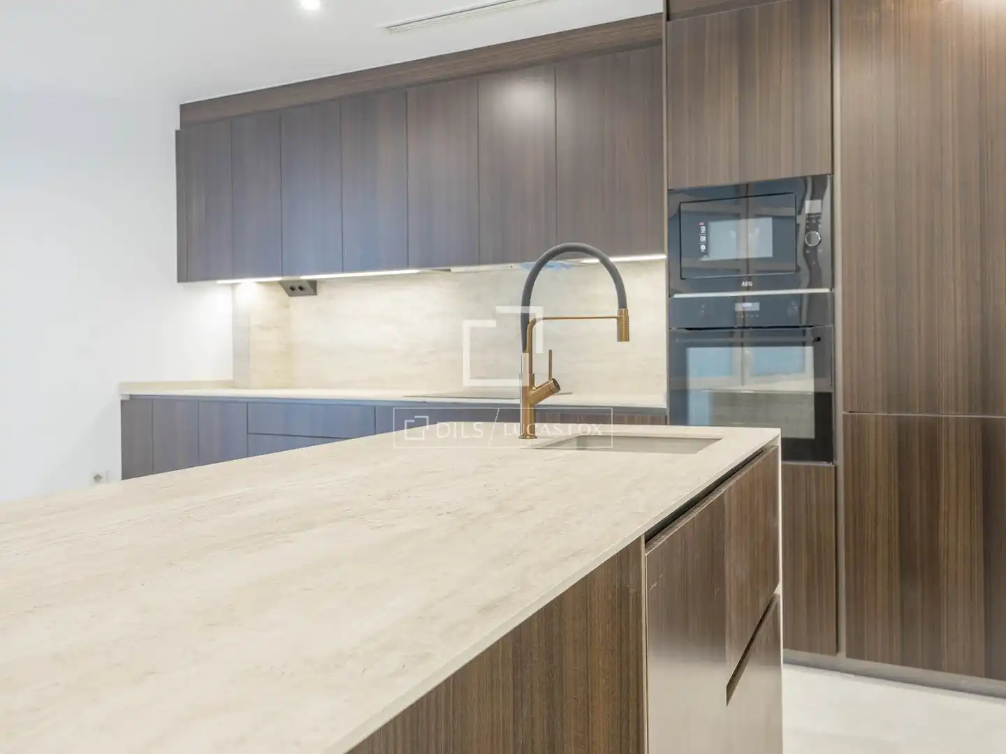 Kitchen of Flat for rent in Valencia  with Air Conditioner, Heating and Parquet flooring