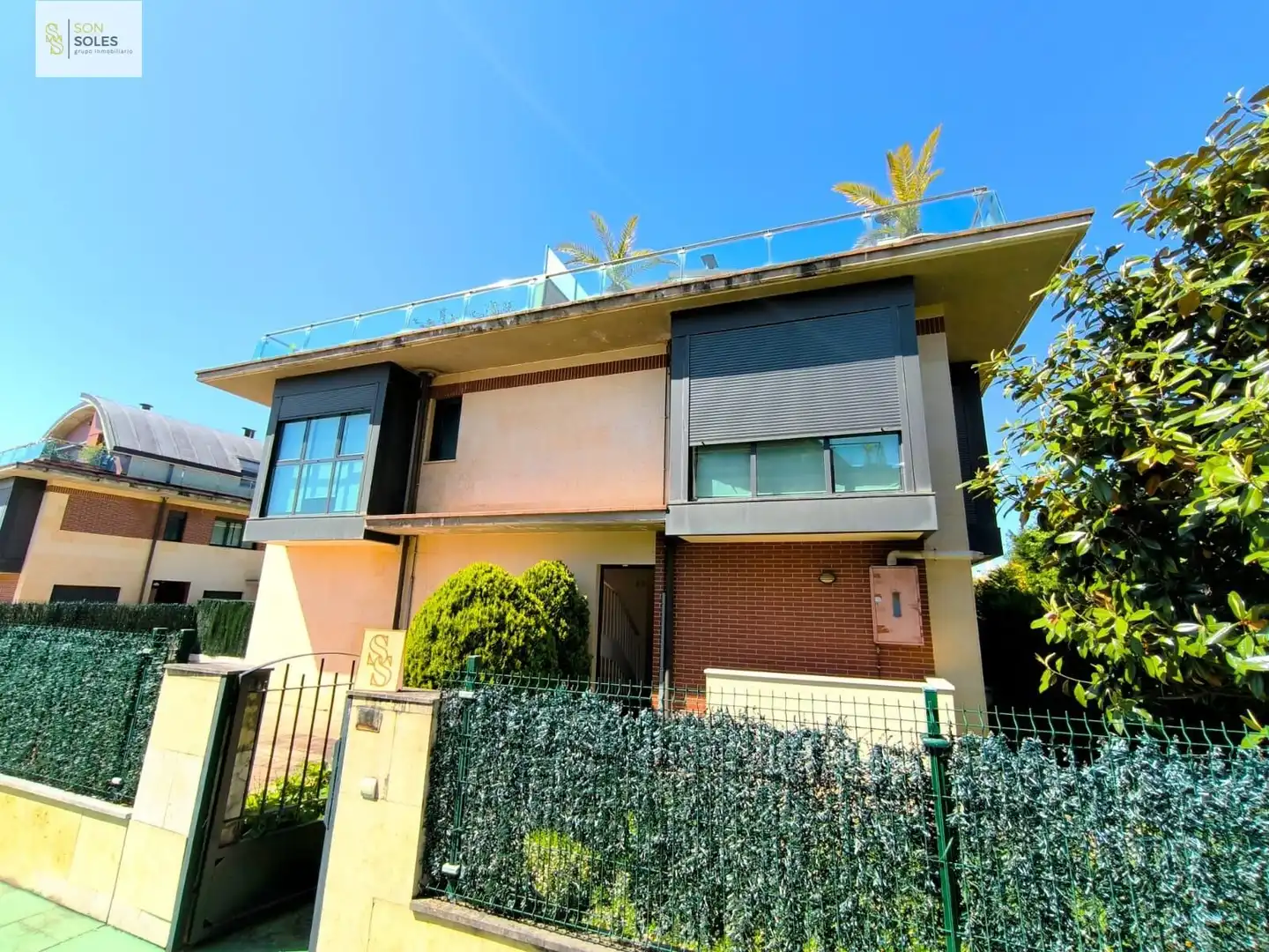 Vista exterior de Dúplex en venta en Santa Cruz de Bezana con Calefacción, Terraza y Alarma