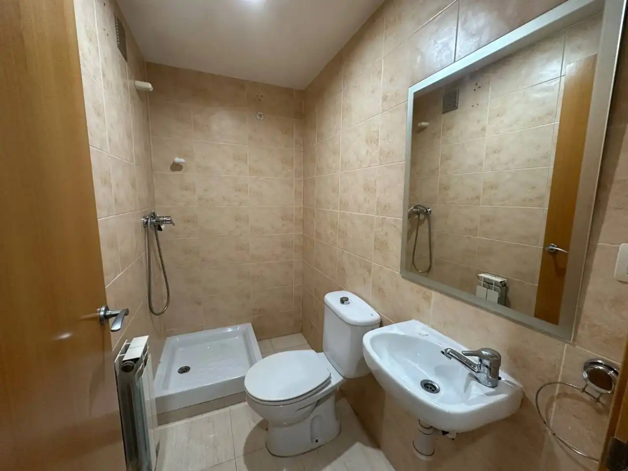 Badezimmer von Wohnung zum Verkauf in Vila-seca mit Heizung und Balkon