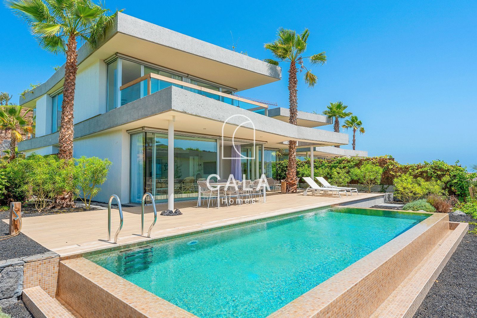 Exterior view of House or chalet for sale in Guía de Isora  with Air Conditioner, Heating and Private garden