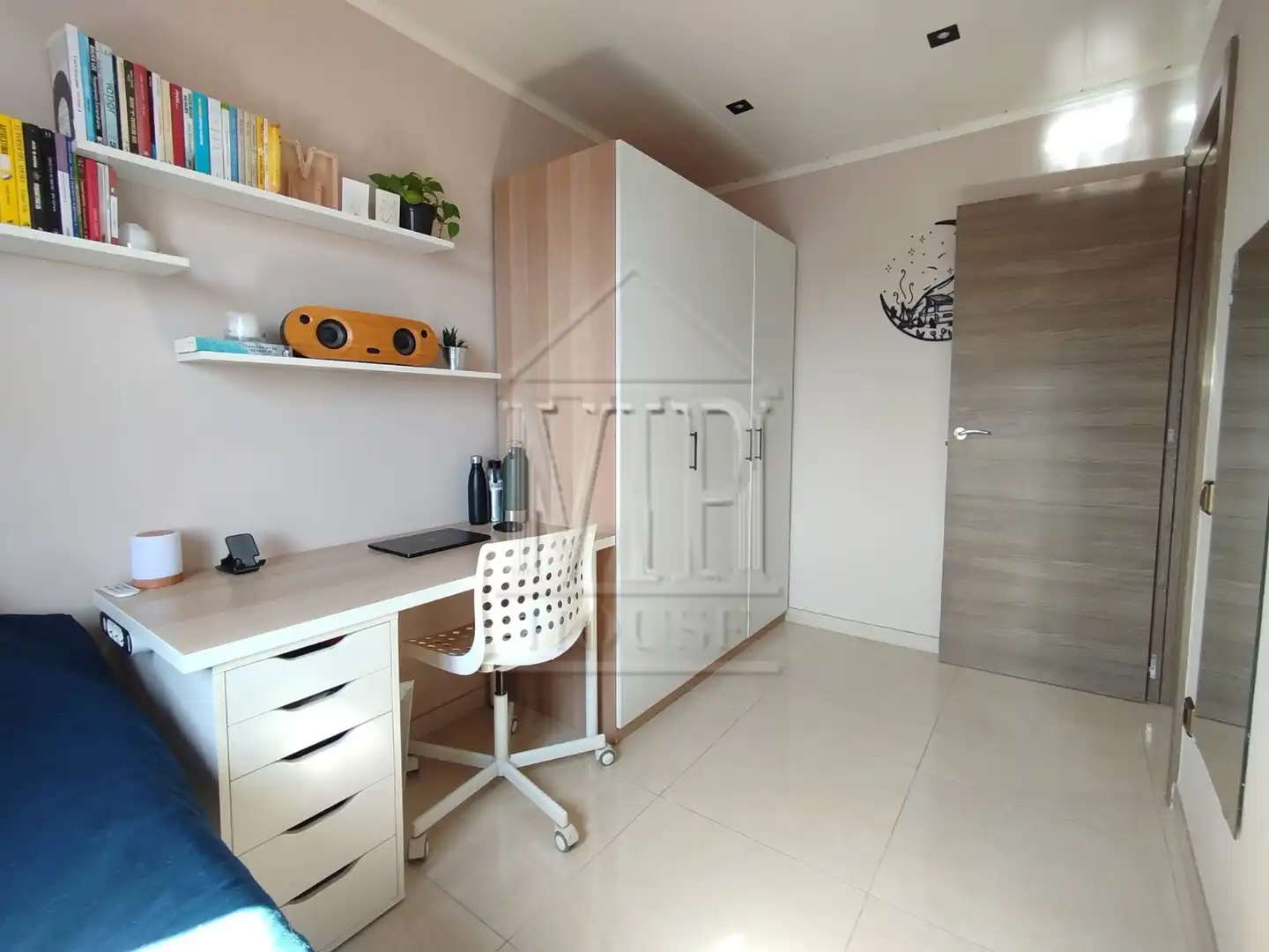 Dormitori de Casa adosada en venda en Badalona amb Aire condicionat, Calefacció i Jardí privat