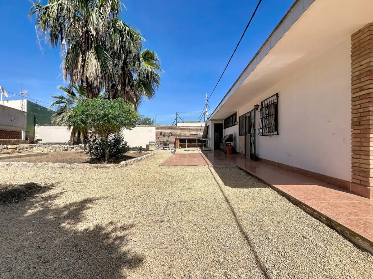 Vista exterior de Casa o xalet en venda en Benidorm amb Aire condicionat, Calefacció i Jardí privat