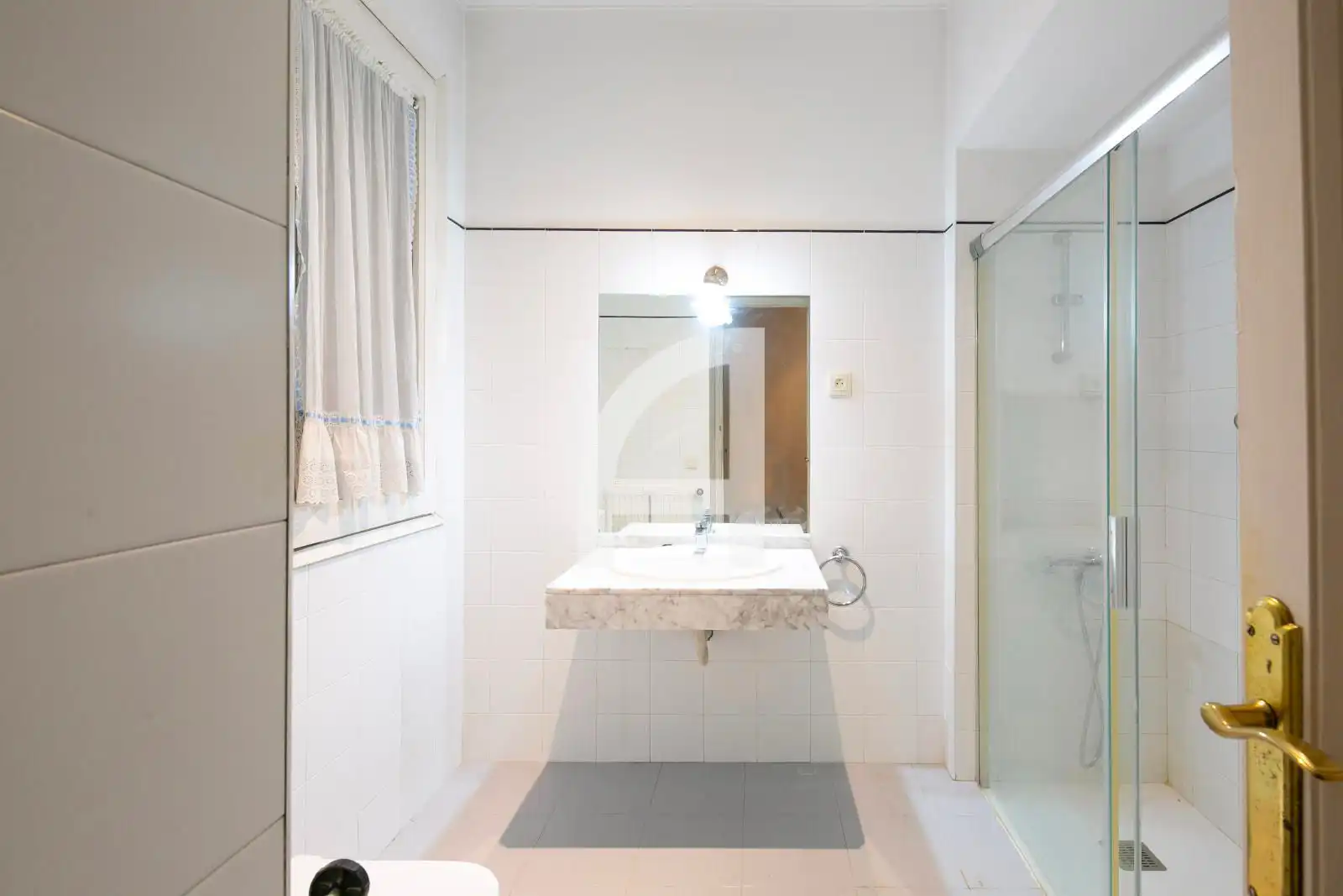 Bathroom of Flat for sale in Barcelona  with Heating, Parquet flooring and Terrace
