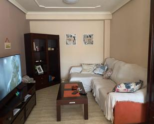 Sala d'estar de Casa adosada de lloguer amb opció a compra en Tomelloso amb Aire condicionat, Calefacció i Terrassa