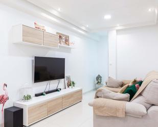 Living room of Flat for sale in  Almería Capital  with Air Conditioner