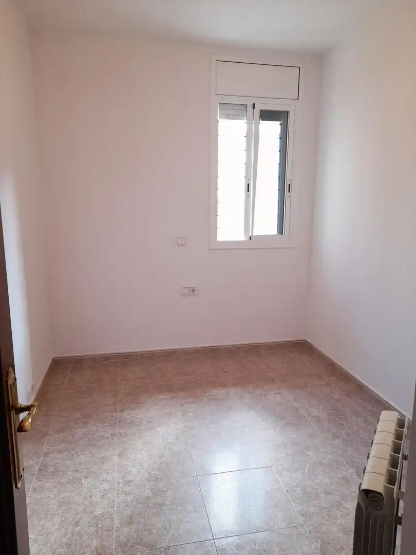 Appartamento con ascensore in affitto a El Palau - Escorxador, imagen 6