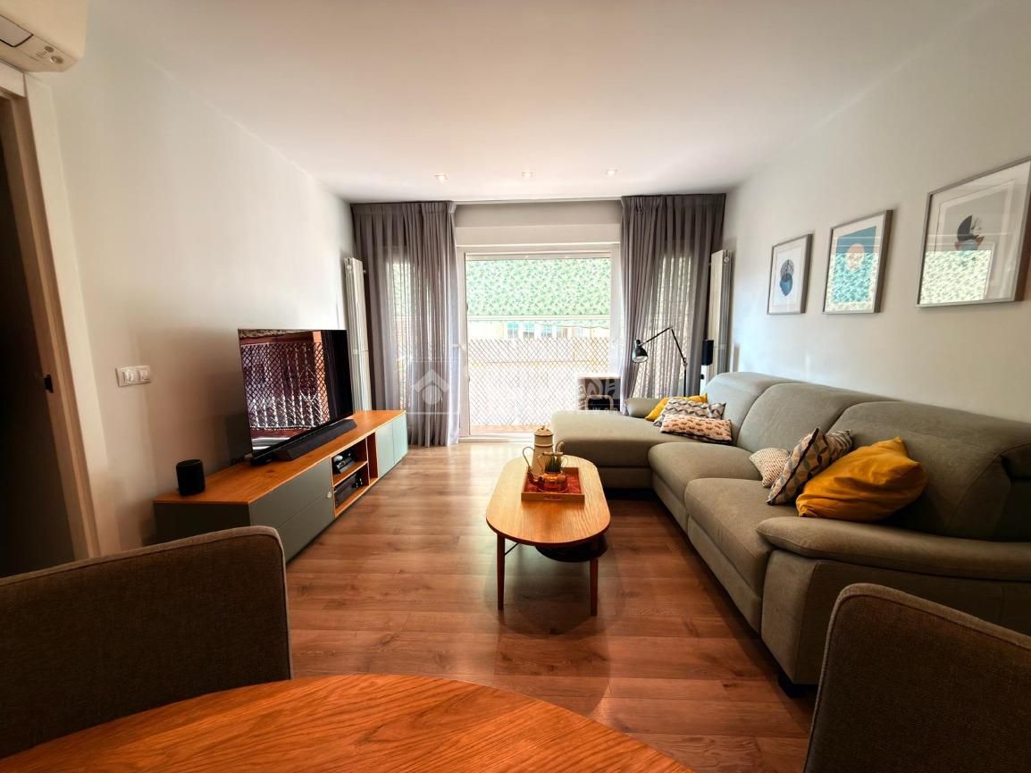 Living room of Flat for sale in  Madrid Capital  with Air Conditioner, Heating and Terrace