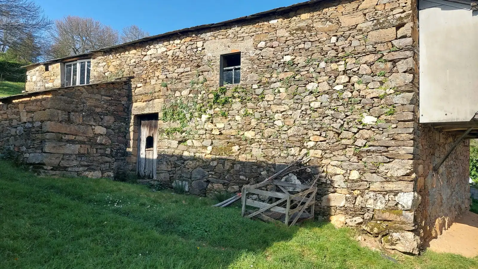 Außenansicht von Country house zum Verkauf in Becerreá mit Terrasse und Möbliert