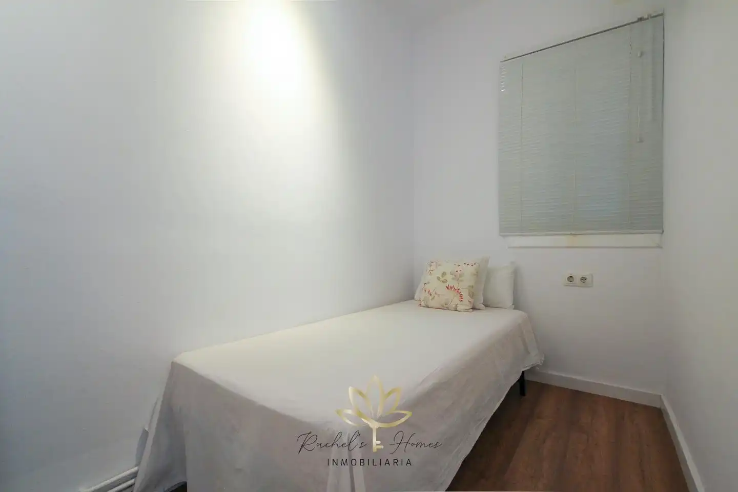 Schlafzimmer von Erdgeschoss zum Verkauf in Barcelona mit Heizung, Parkett und Terrasse