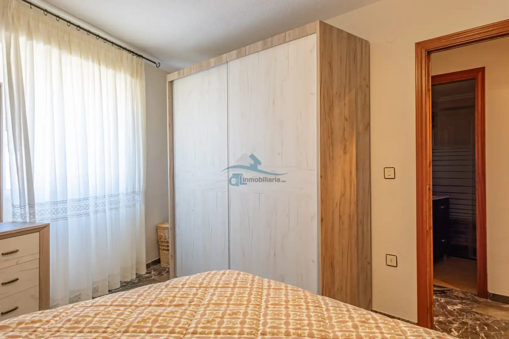 Schlafzimmer von Wohnungen zur Miete in Linares mit Klimaanlage, Heizung und Terrasse