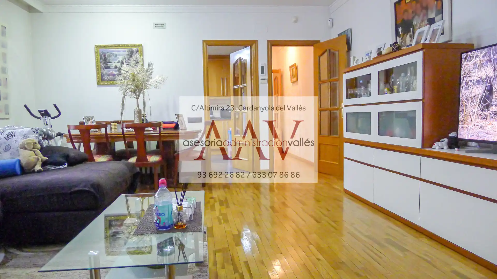 Sala de estar de Piso en venta en Cerdanyola del Vallès con Aire acondicionado, Calefacción y Amueblado