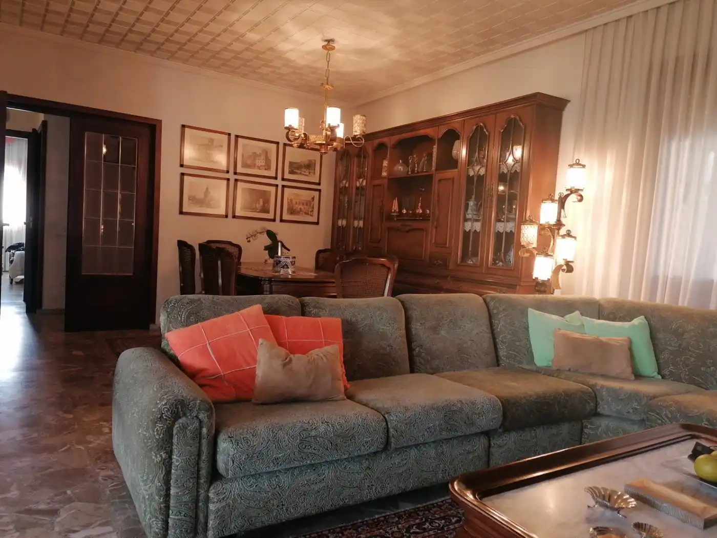 Sala d'estar de Casa o xalet en venda en Ocaña amb Calefacció, Jardí privat i Terrassa