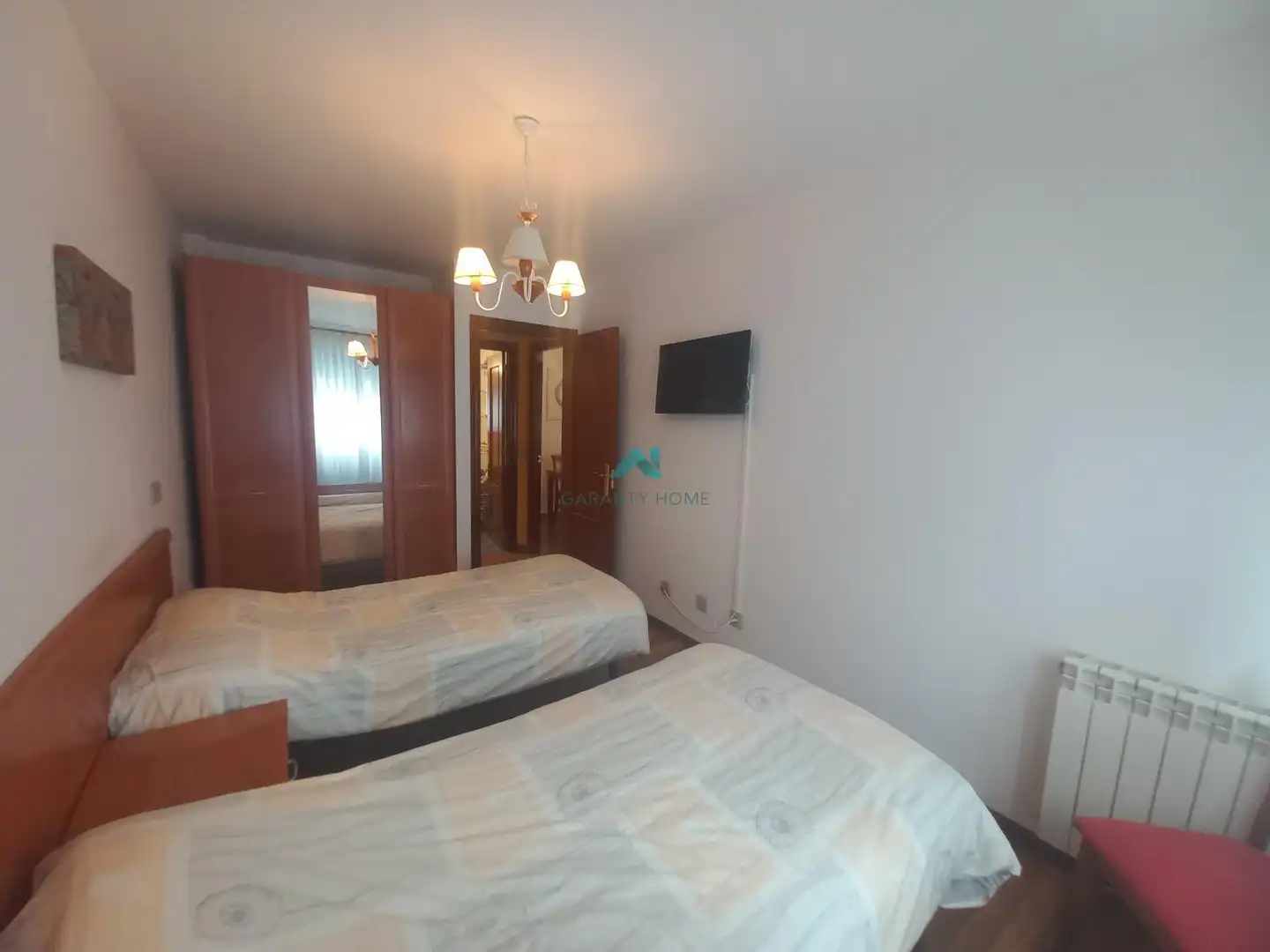 Schlafzimmer von Erdgeschoss zum Verkauf in Laredo mit Möbliert