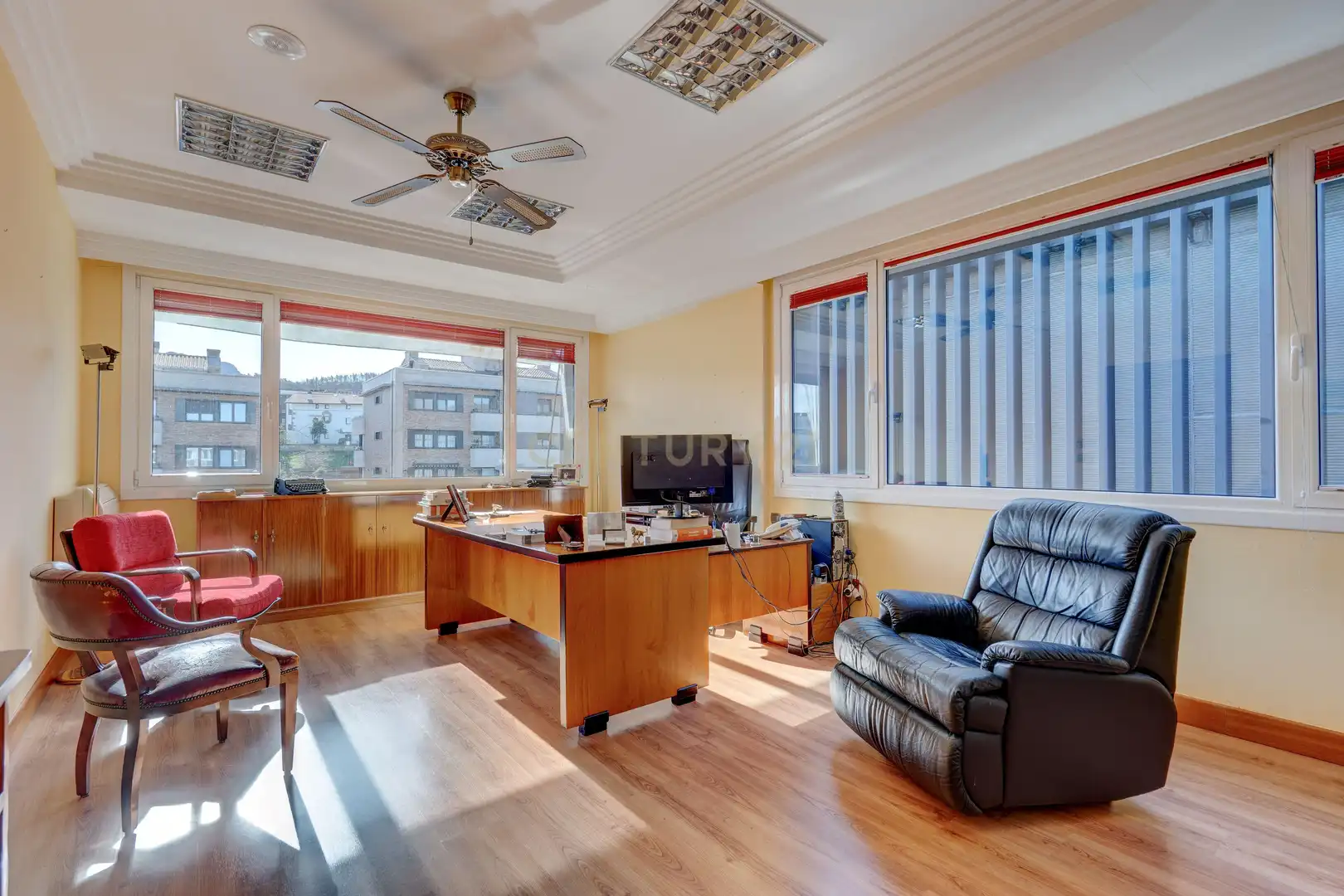 Office for sale in Irun   with Air Conditioner