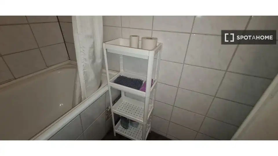 Baño de Apartamento para compartir en Las Navas de la Concepción con Aire acondicionado, Terraza y Amueblado