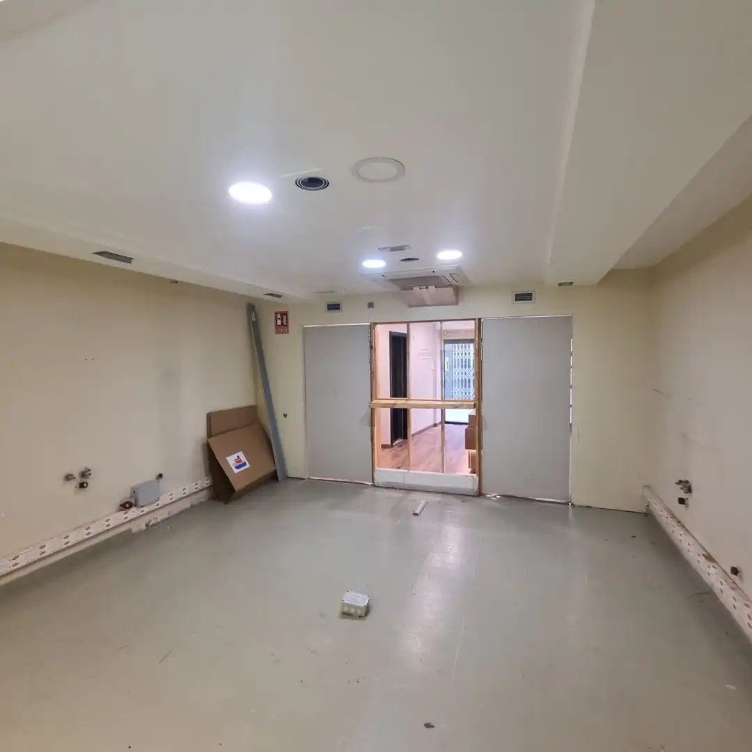 Business premises to rent in Nucli Urbà, imagen 5