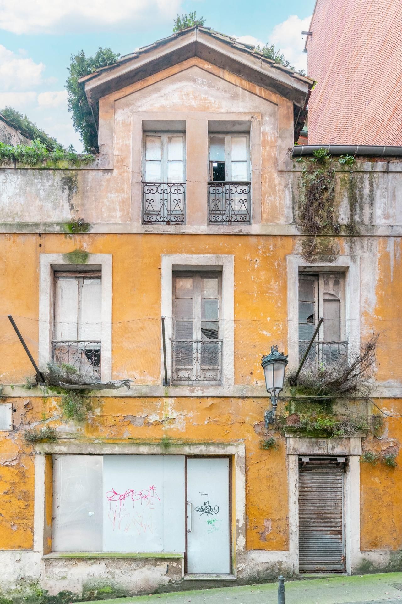 Exterior view of Building for sale in Carreño