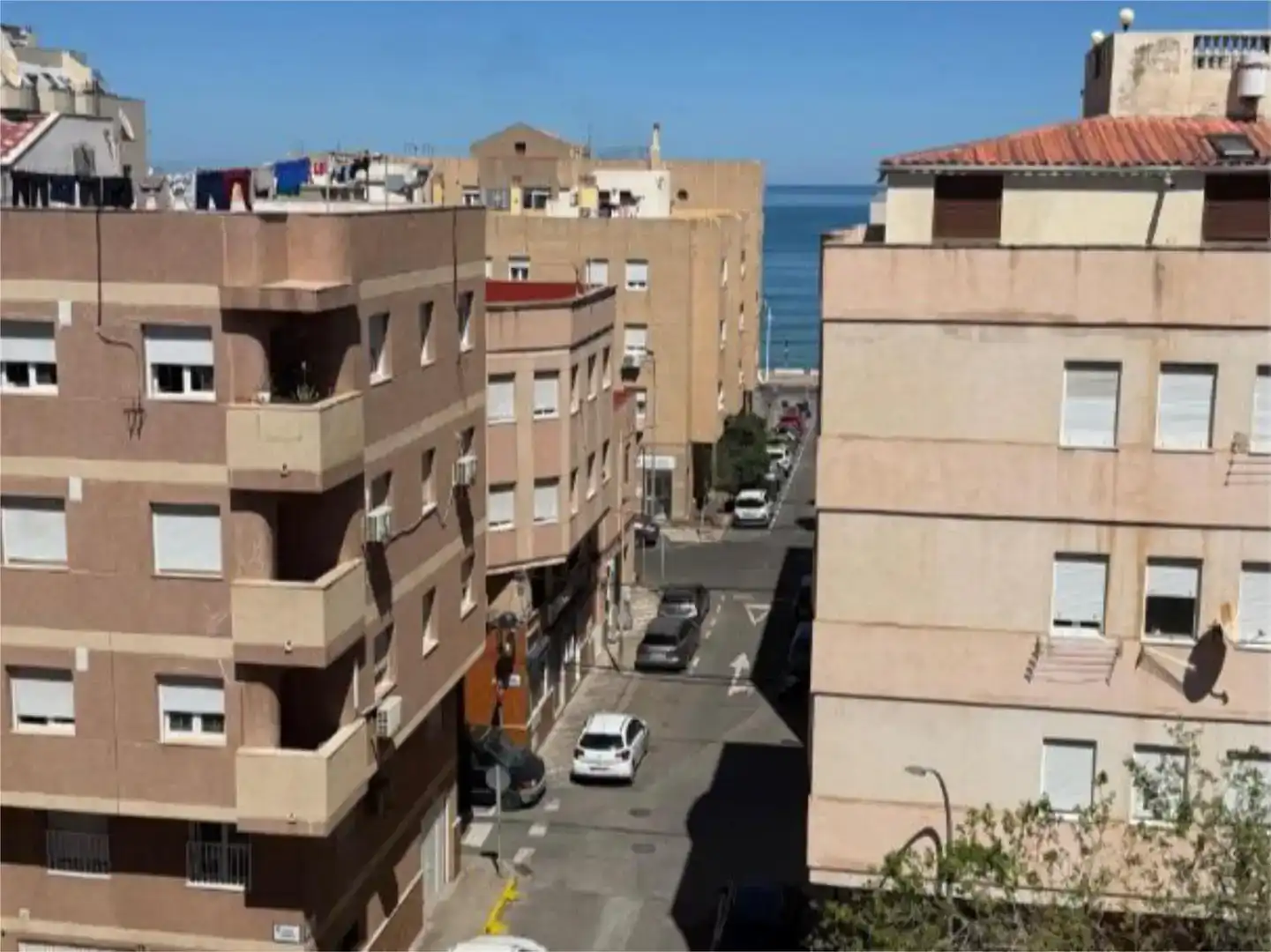 Vista exterior de Pis en venda en Melilla amb Aire condicionat i Moblat