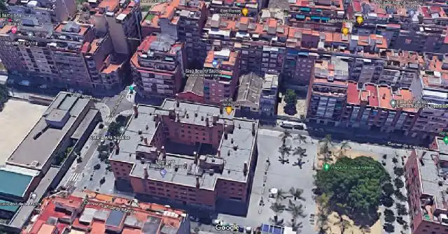 Außenansicht von Maisonette zum Verkauf in L'Hospitalet de Llobregat mit Klimaanlage, Heizung und Parkett