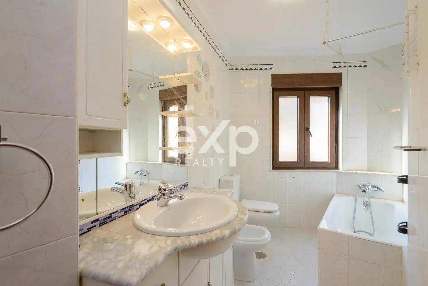 Bathroom of Flat for sale in Aller  with Heating, Terrace and Storage room
