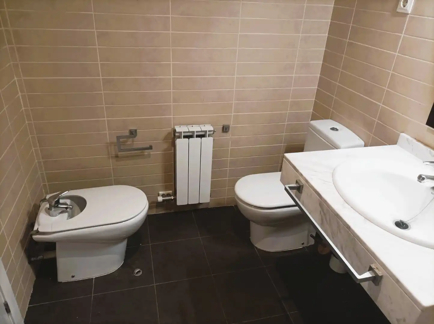 Bany de Pis en venda en Girona amb Calefacció, Parquet i Terrassa