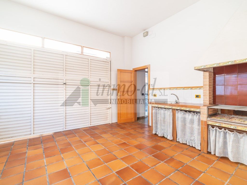 Cuina de Casa o xalet en venda en Almazora / Almassora amb Calefacció, Terrassa i Balcó