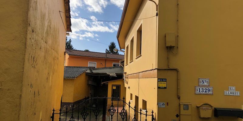 Exterior view of Country house for sale in Sariego  with Private garden, Storage room and Alarm