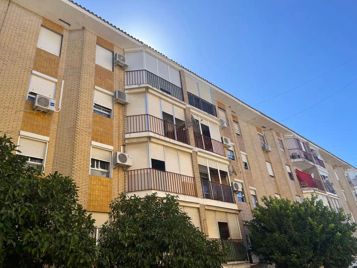 Vista exterior de Piso en venta en Mairena del Aljarafe con Trastero y Balcón