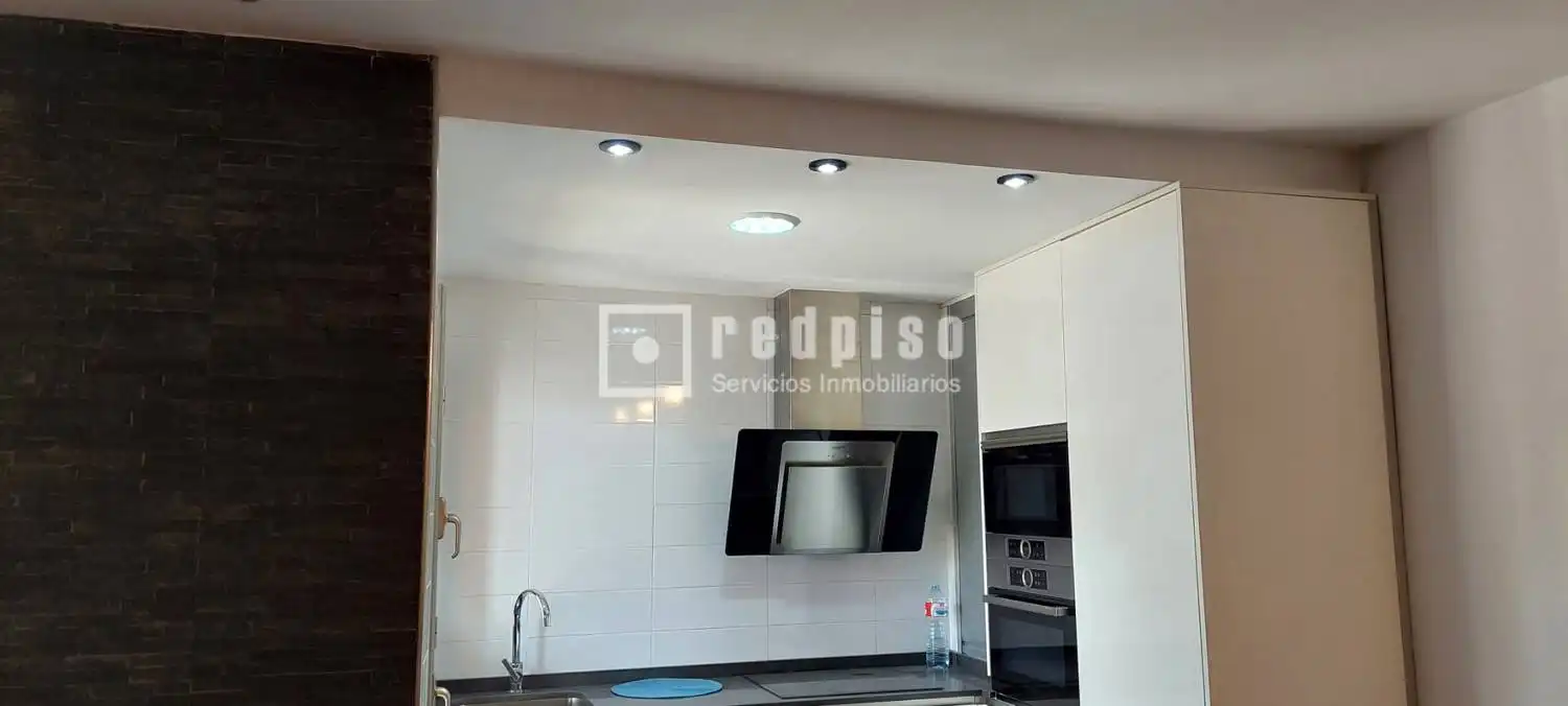 Cocina de Piso en venta en Talavera de la Reina con Aire acondicionado, Calefacción y Jardín privado