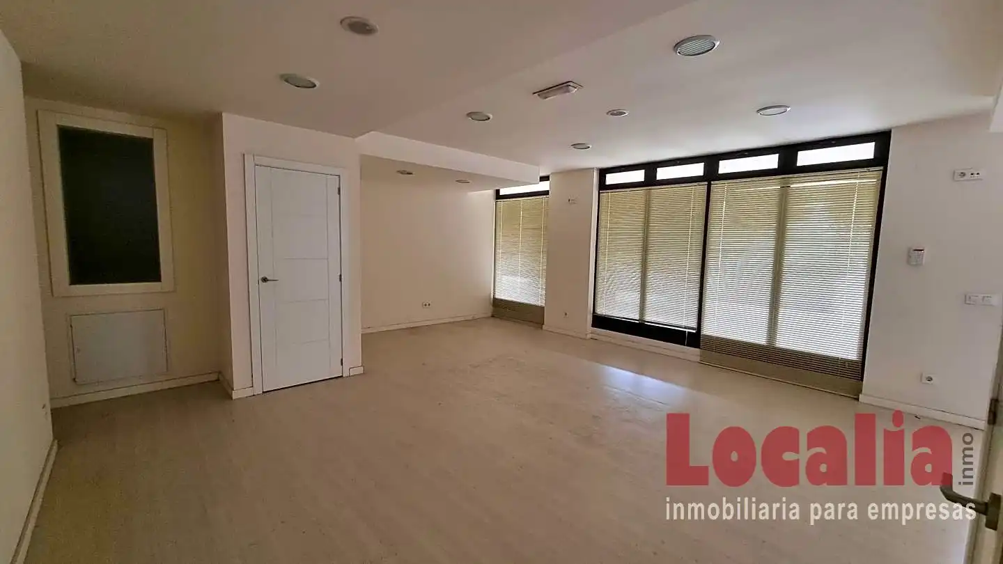 Local en venta en Santa Cruz de Bezana