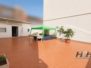 House with balcony for sale in Zona Concordia