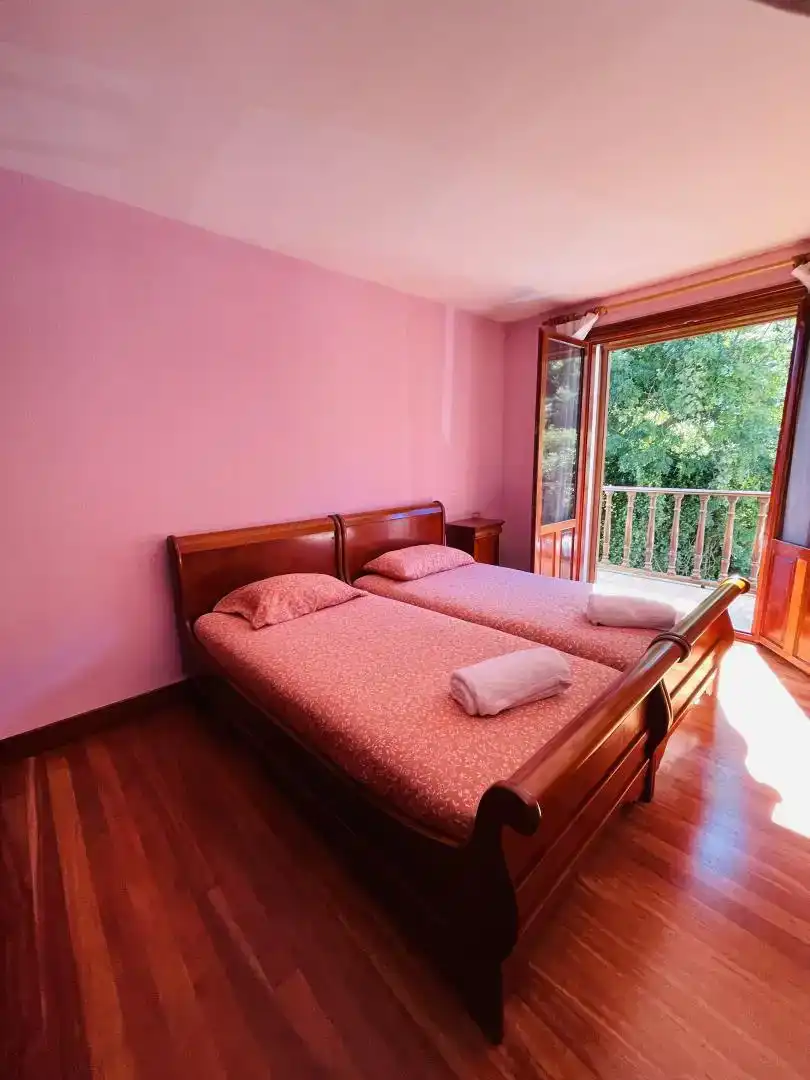 Habitación de Casa o chalet en venta en Castro-Urdiales con Balcón