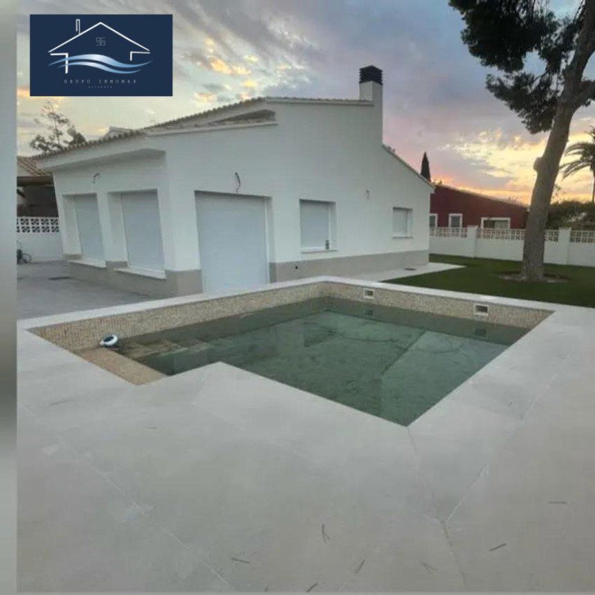 Piscina de Casa o chalet de alquiler en El Campello con Aire acondicionado, Calefacción y Jardín privado