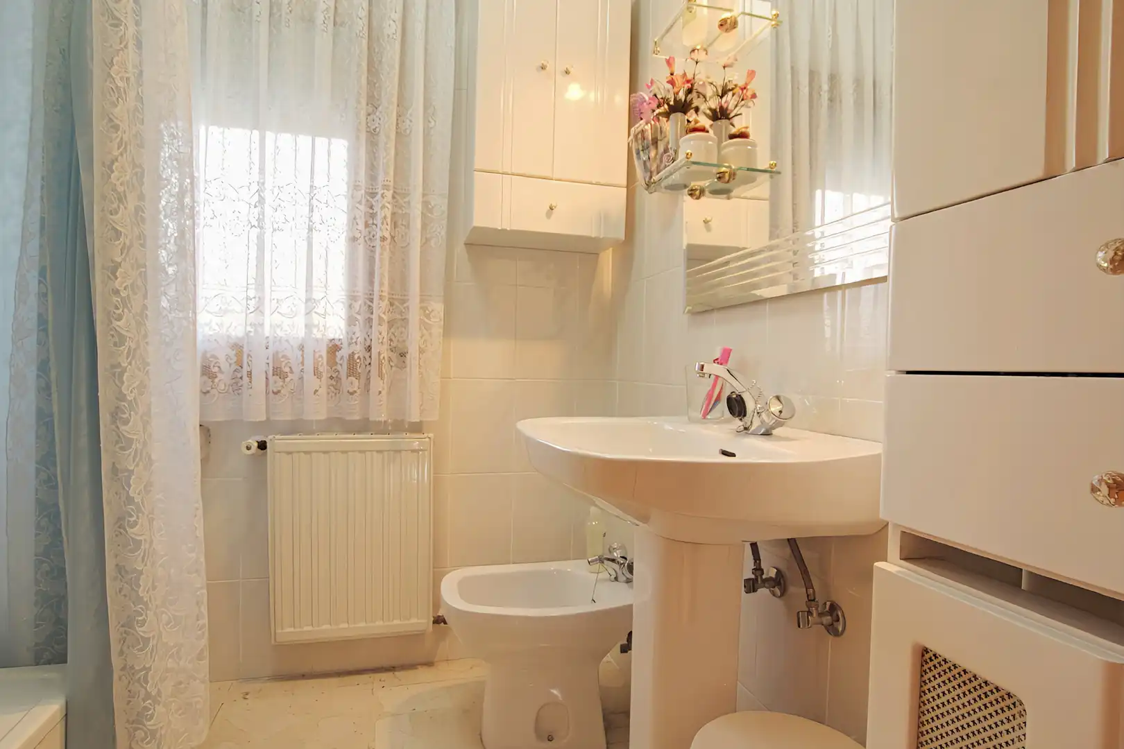 Baño de Casa o chalet en venta en Colmenar del Arroyo con Calefacción, Jardín privado y Terraza