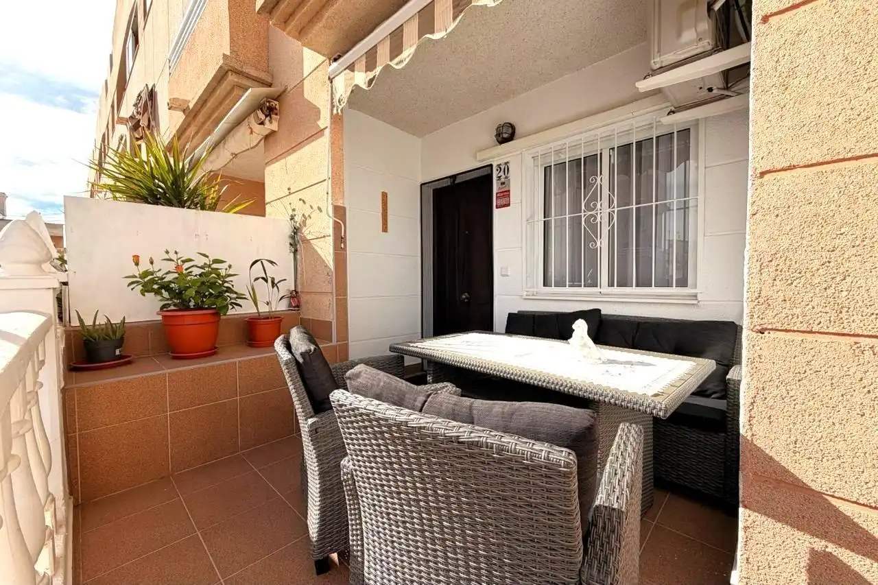 Terrace of Ground floor for sale in Torrevieja  with Air Conditioner, Heating and Terrace
