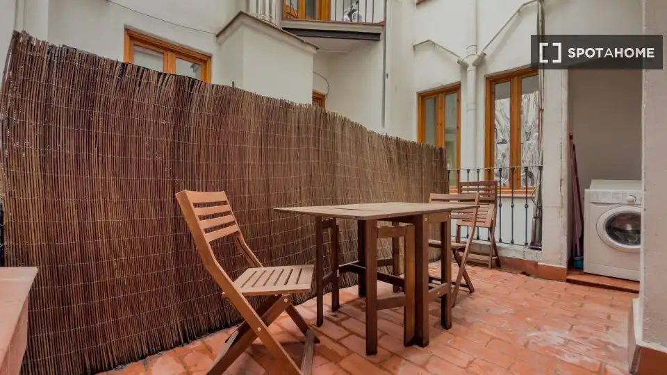 Flat with terrace to rent in Ciutat Vella, imagen 16