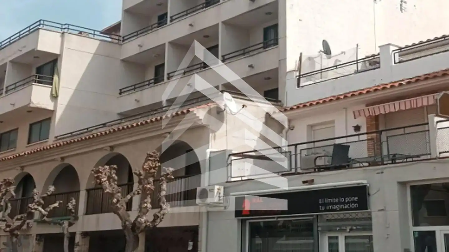 Others for sale in calle Santiago Rusiñol, imagen 2