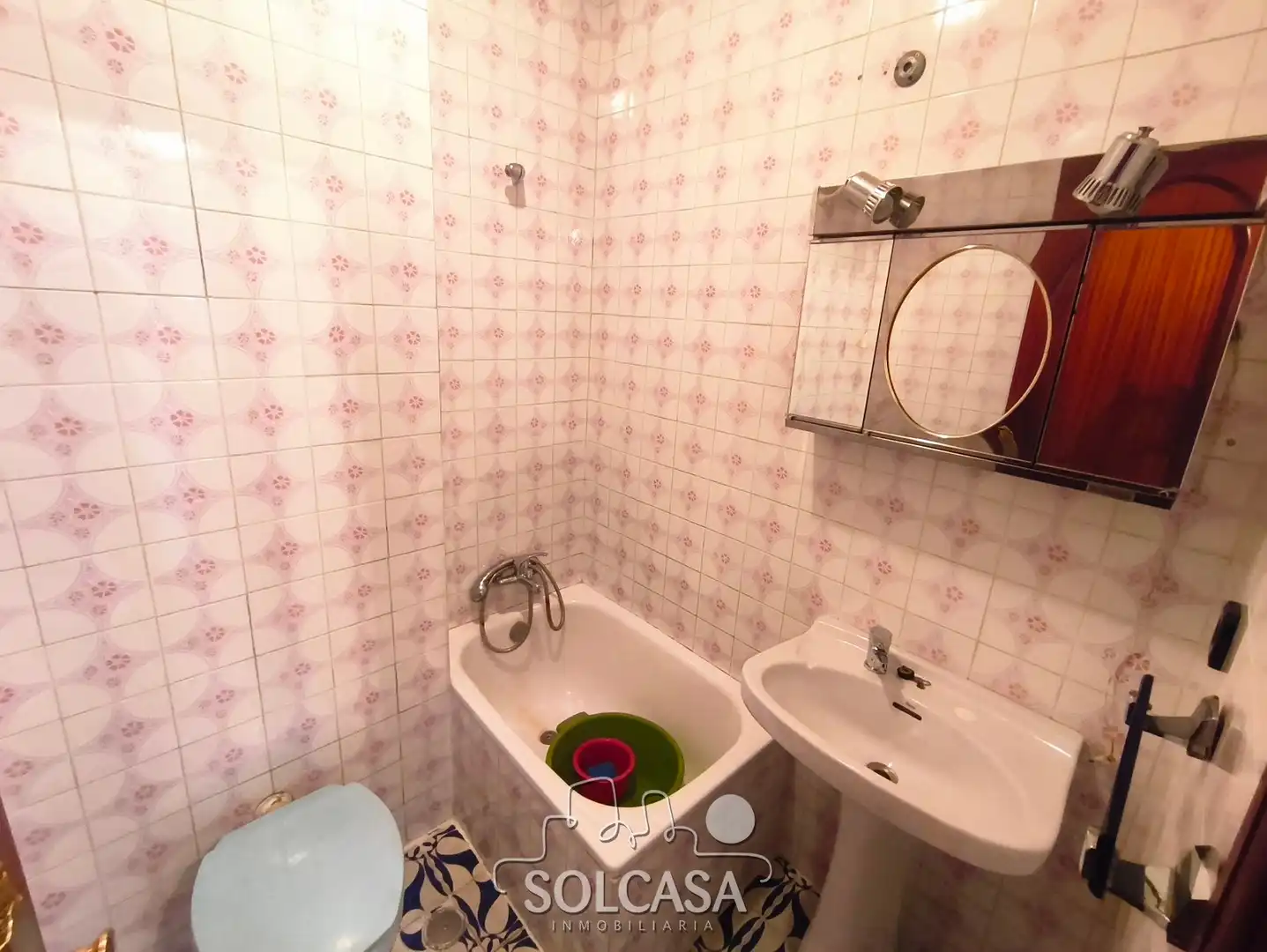 Bathroom of Flat for sale in Valladolid  with Heating, Parquet flooring and Balcony