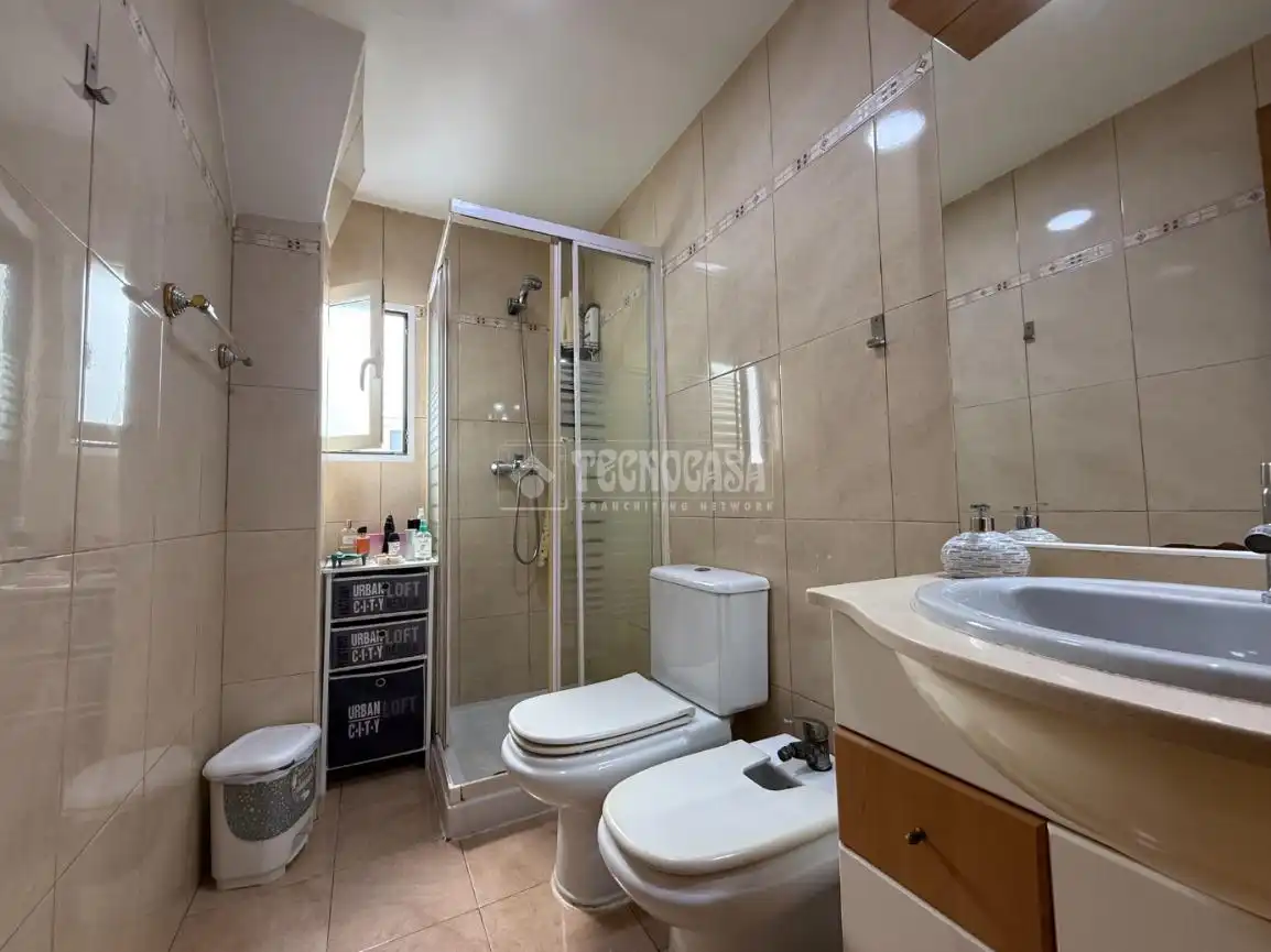Baño de Piso en venta en Valencia con Aire acondicionado y Balcón