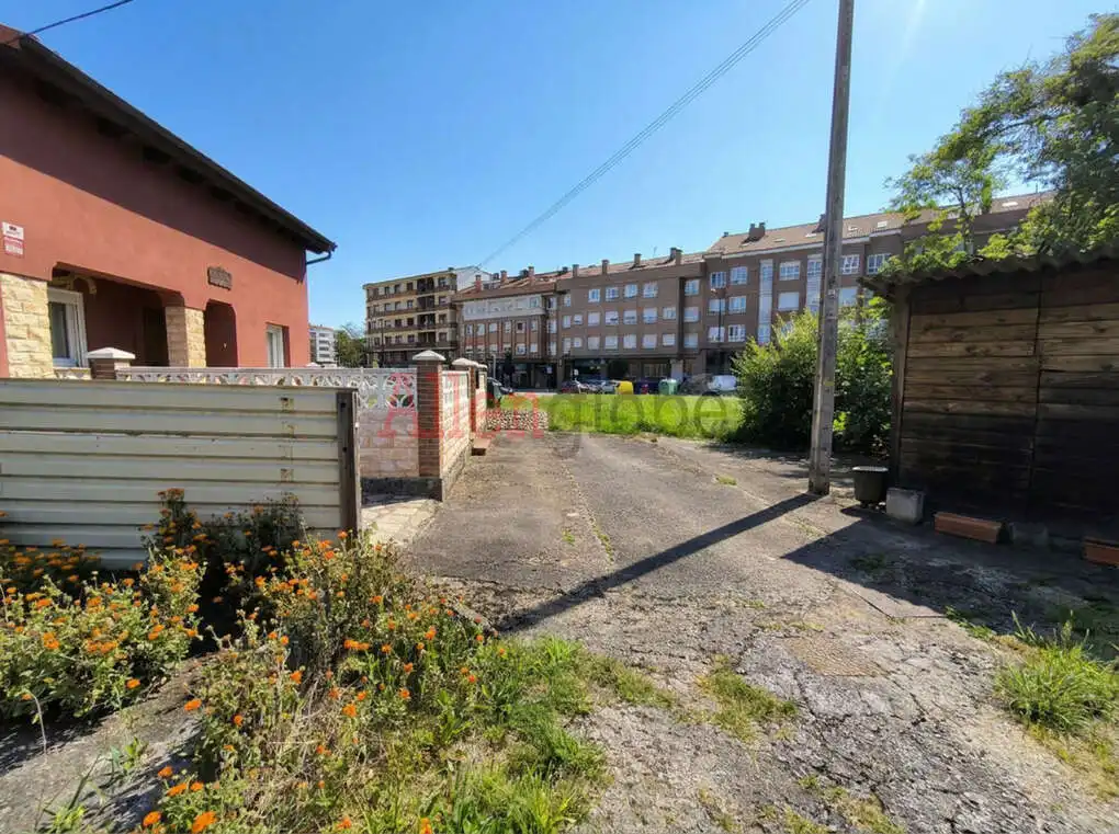 Houses for sale in Llanera  with Private garden