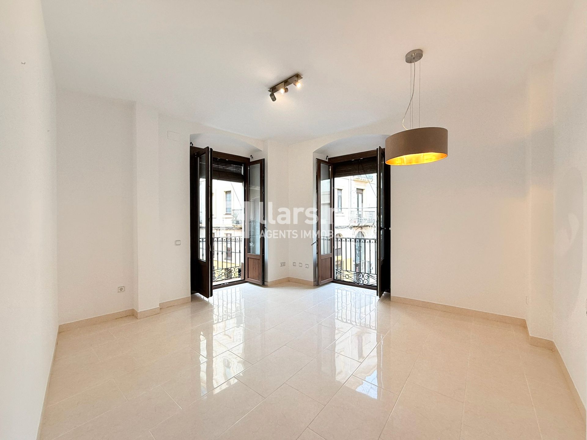 Piso de alquiler en Vilanova i la Geltrú con Aire acondicionado, Calefacción y Balcón