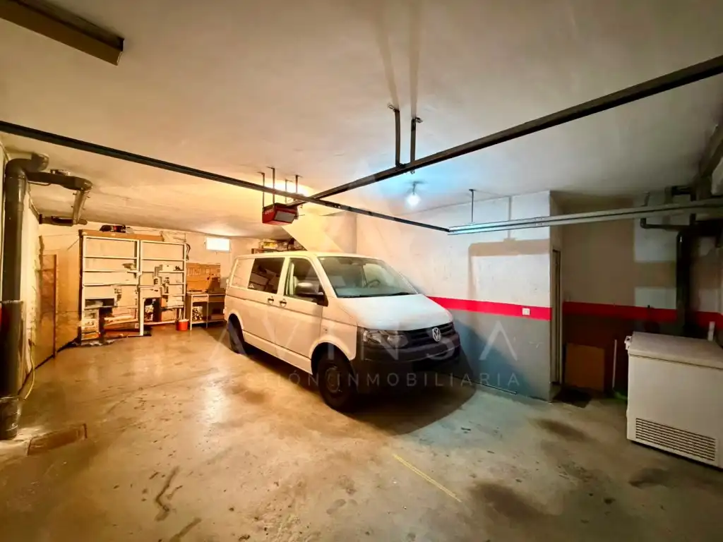 Aparcament de Casa o xalet en venda en Guadalajara