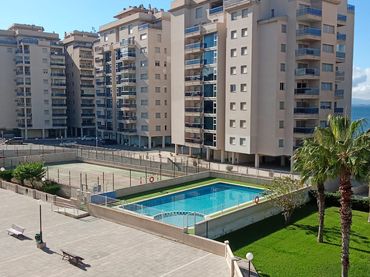 Pis amb piscina en venda a Veneziola