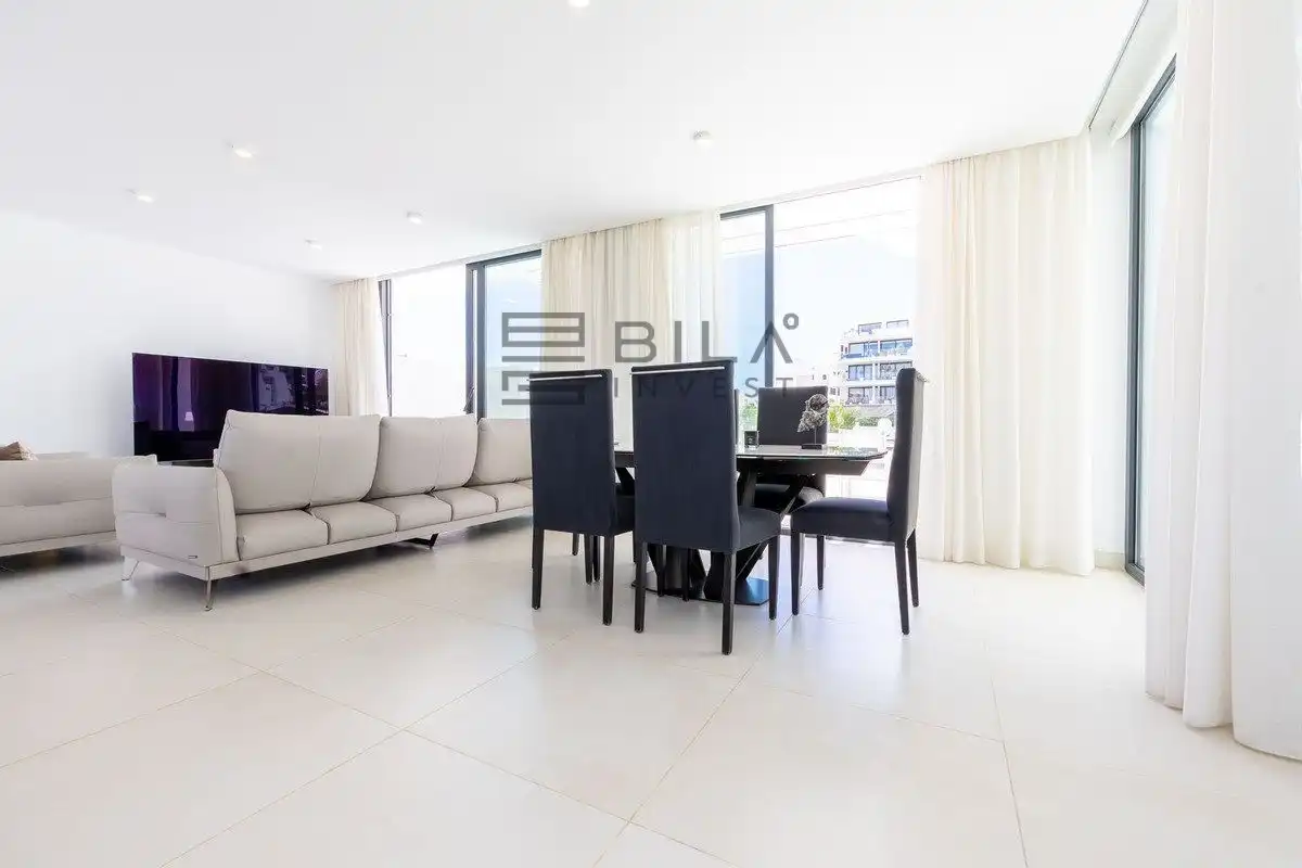 Living room of Attic for sale in Fuengirola  with Air Conditioner, Terrace and Storage room