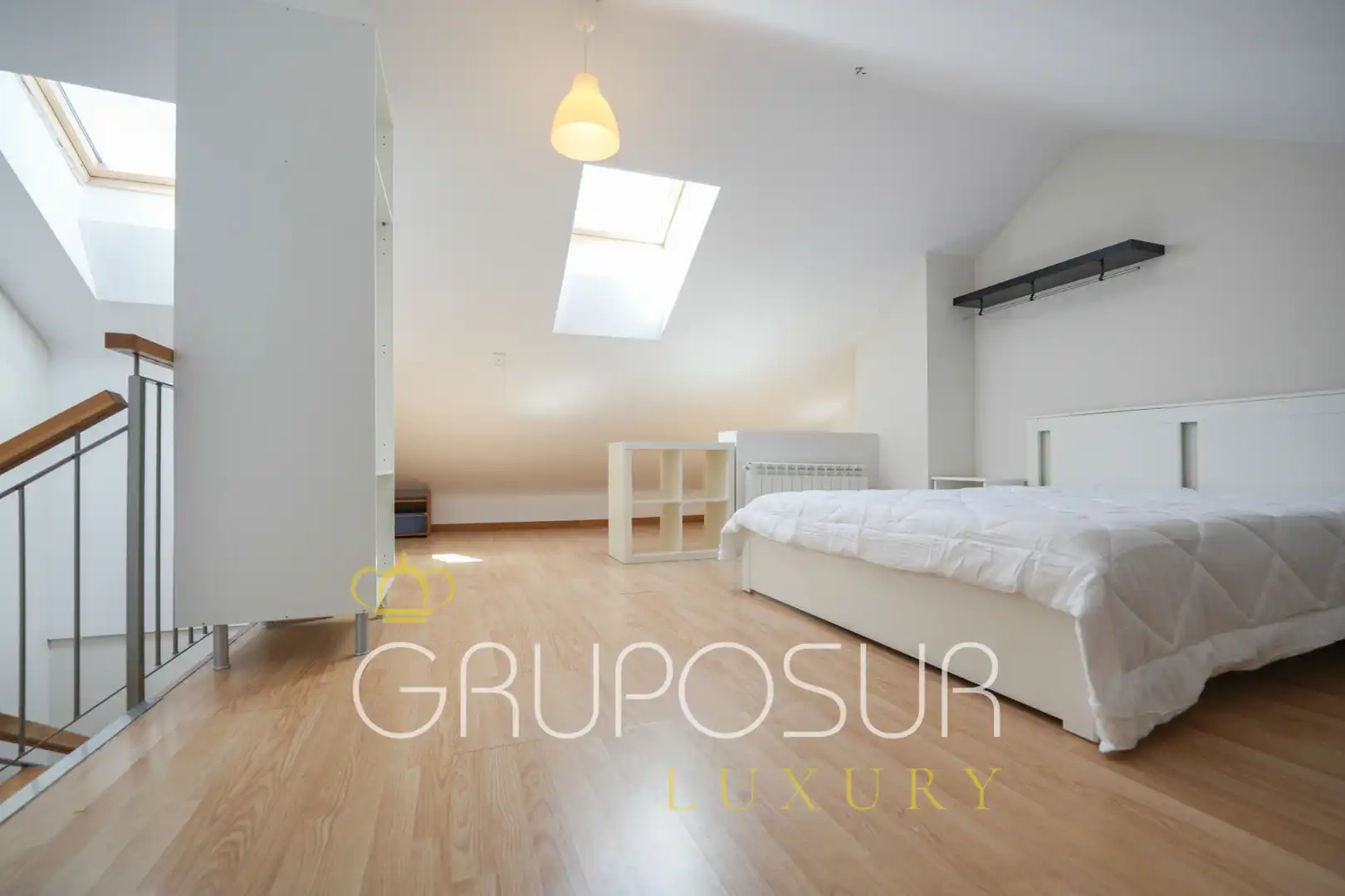 Schlafzimmer von Einfamilien-Reihenhaus zum Verkauf in Aldeamayor de San Martín mit Heizung, Privatgarten und Parkett