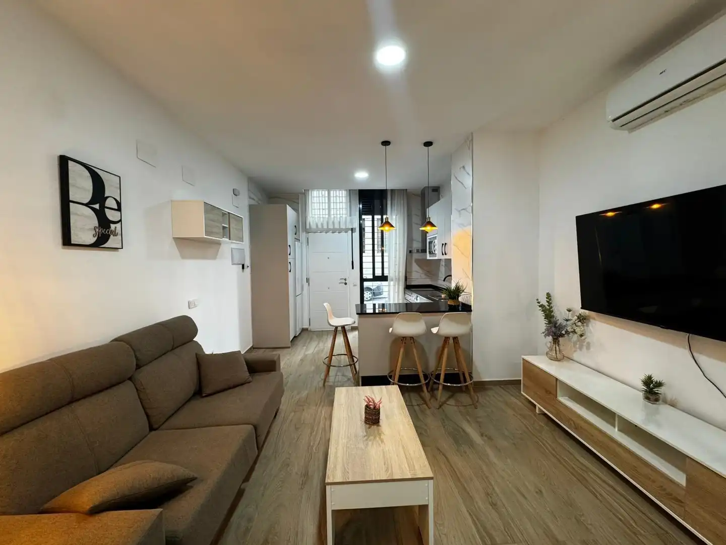 Living room of Flat for rent in Córdoba  with Air Conditioner, Heating and Furnished
