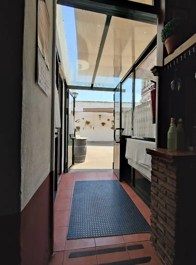 Commercial properties for rent in Palomares del Río  with Air Conditioner