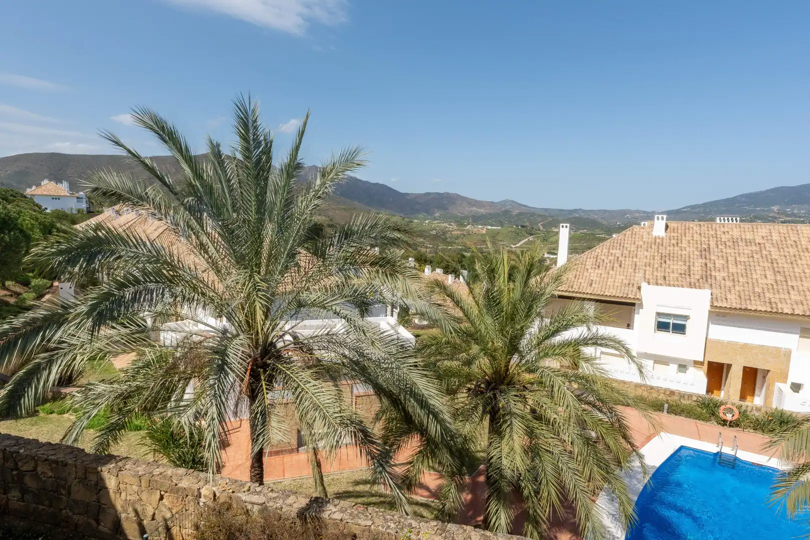 Vista exterior de Casa adosada en venda en Mijas amb Terrassa