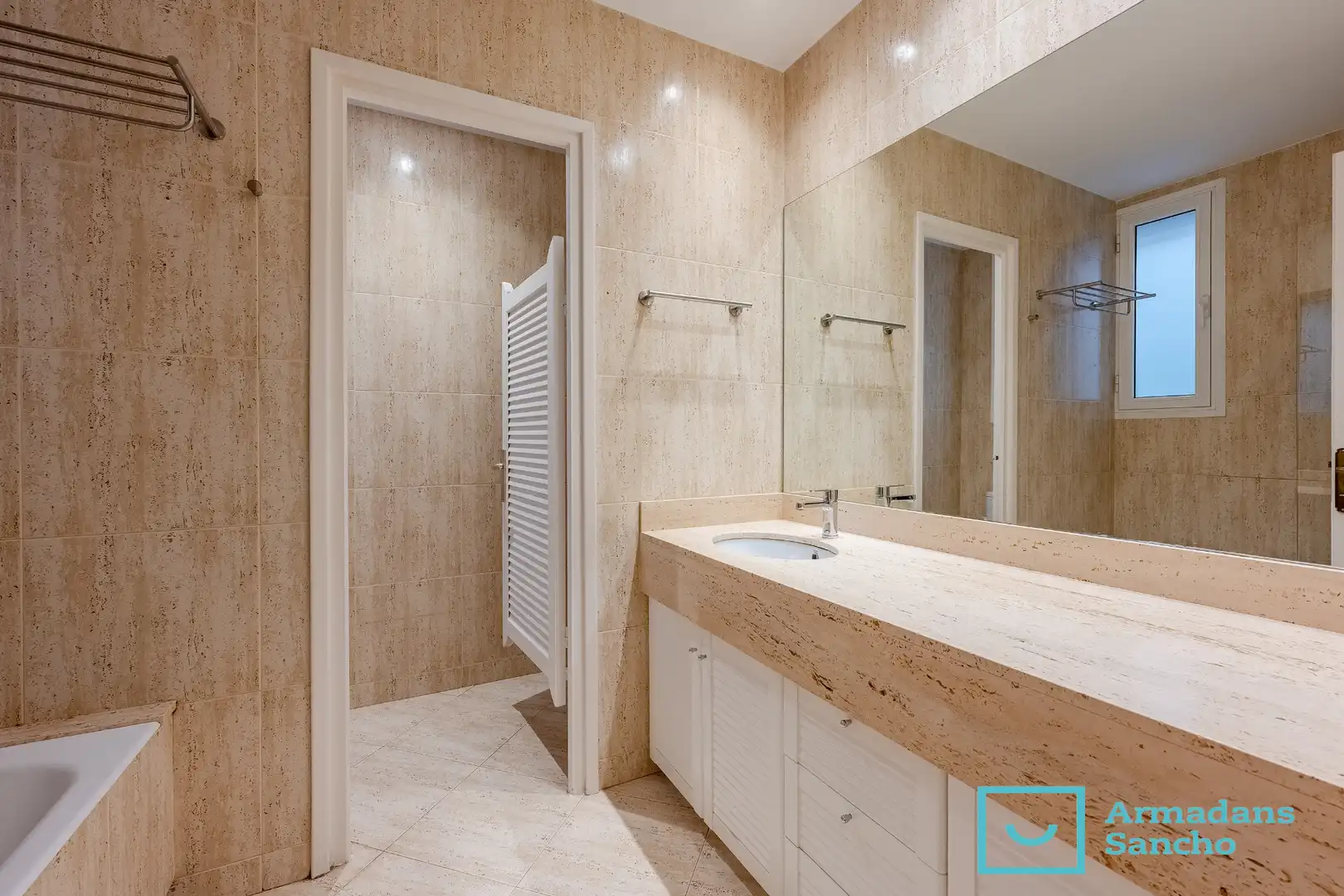 Bathroom of Ground floor for rent in Barcelona  with Private garden and Oven