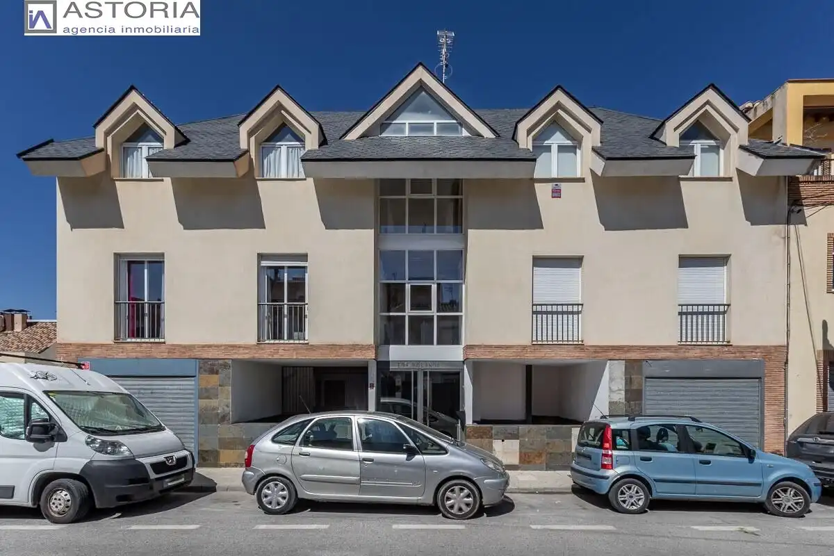 Außenansicht von Wohnung zum Verkauf in Monachil mit Klimaanlage, Heizung und Terrasse